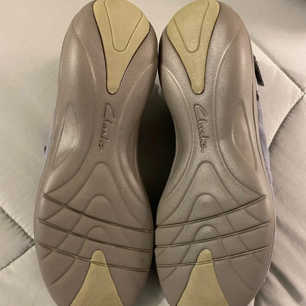 NWOT Clark’s Blue Suede Sandals - Picture 5 of 6